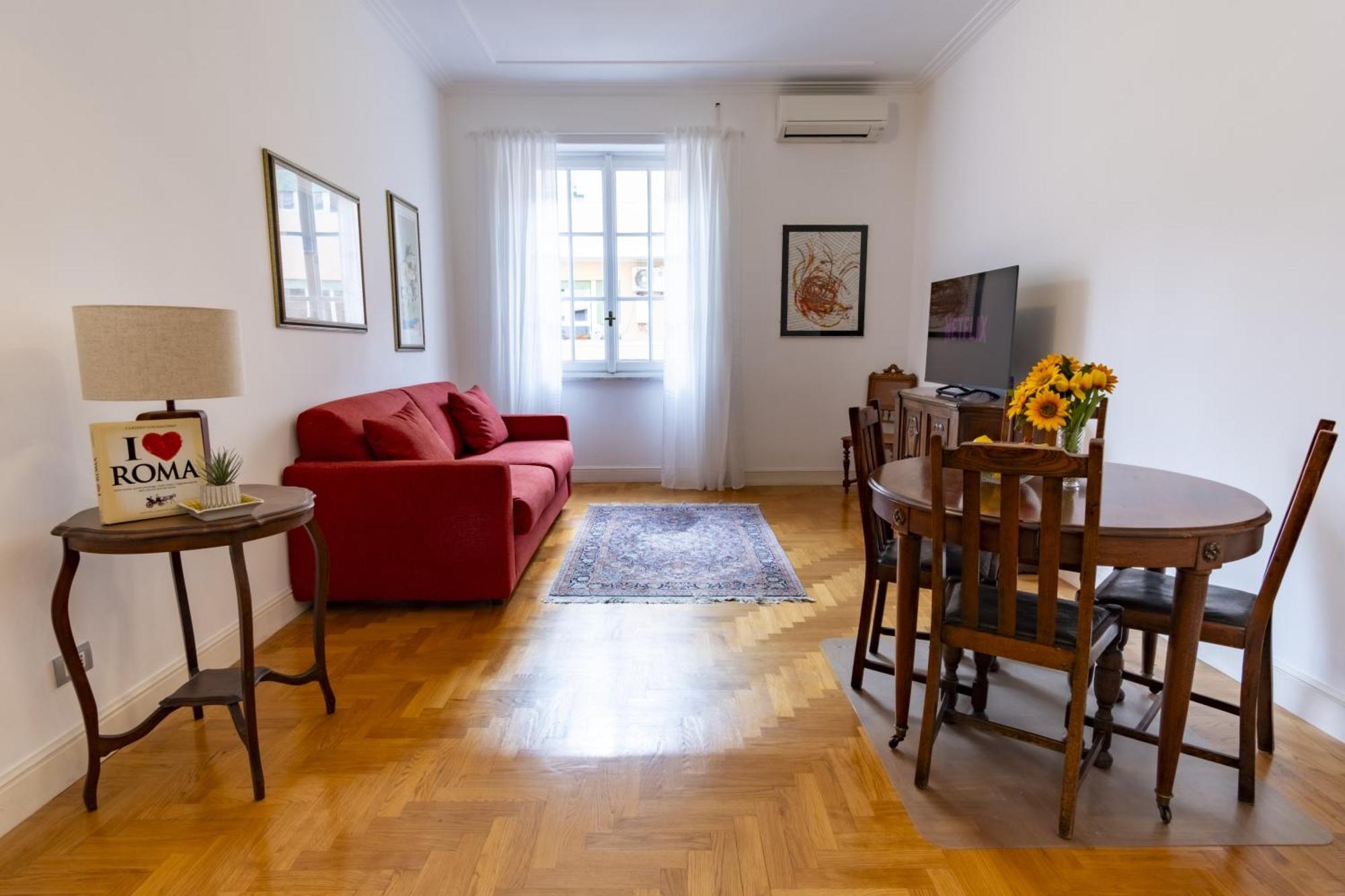 Elegantis Solinda * Rome