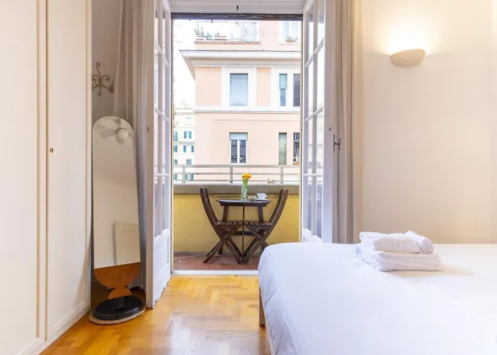 Elegantis Solinda Suite Apartment - Easily Get To The Historic Center, Metro, Tram And Bus Are All Nearby