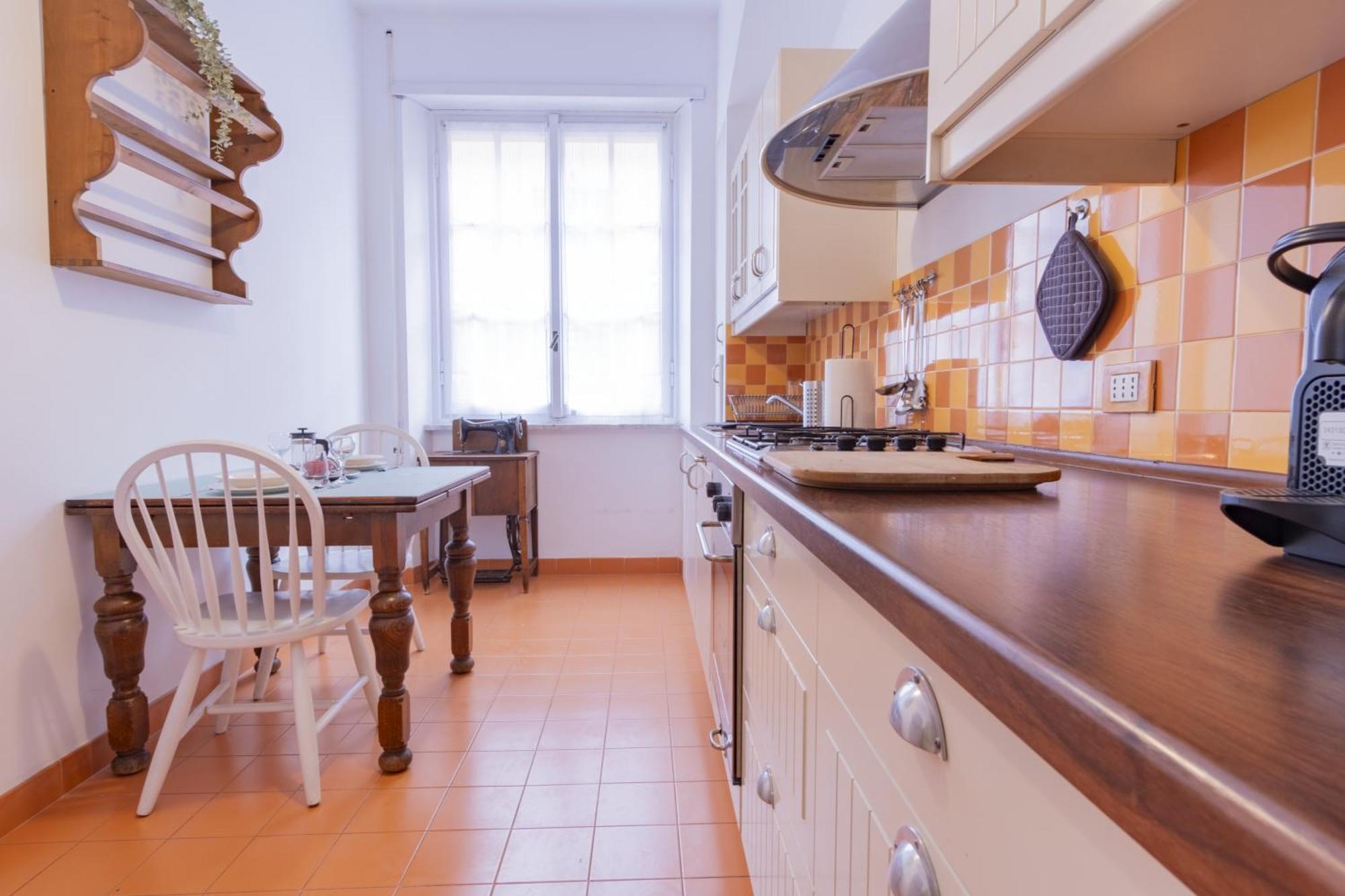 Elegantis Solinda - Easily Get To The Historic Center, Metro, Tram And Bus Are Nearby Appartement