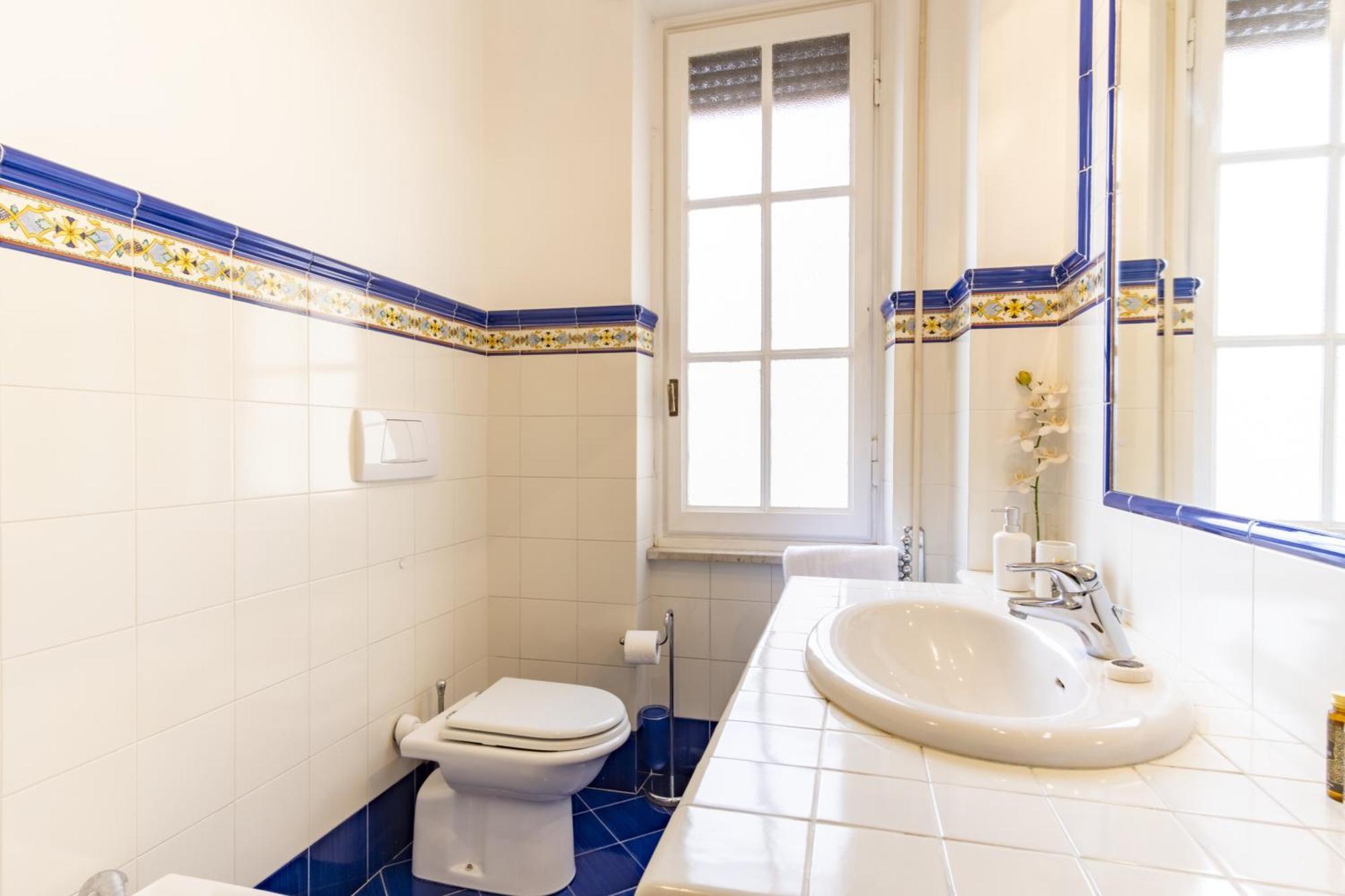 Appartement Elegantis Solinda - Easily Get To The Historic Center, Metro, Tram And Bus Are Nearby *