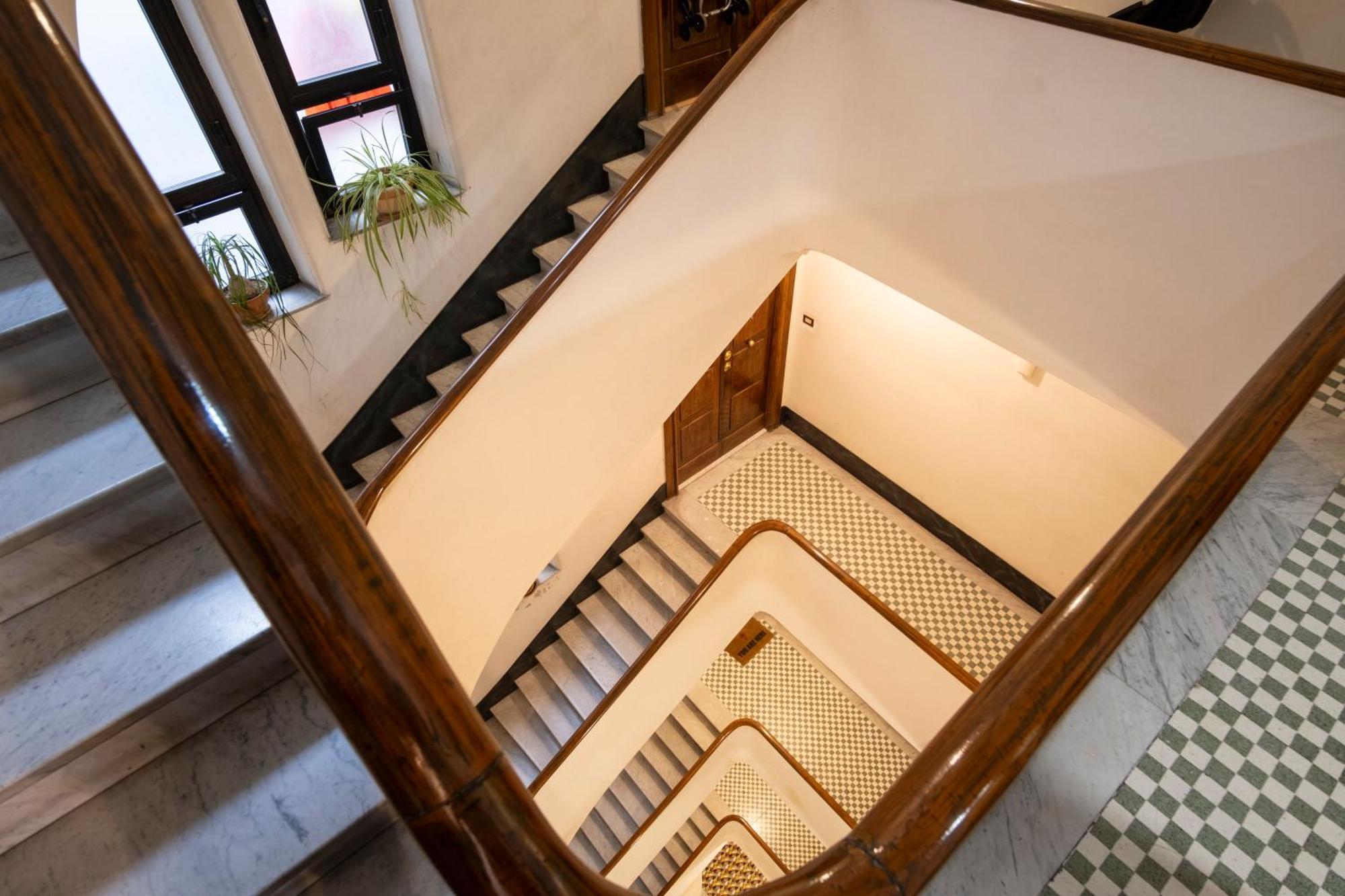 Elegantis Solinda - Easily Get To The Historic Center, Metro, Tram And Bus Are Nearby Appartement