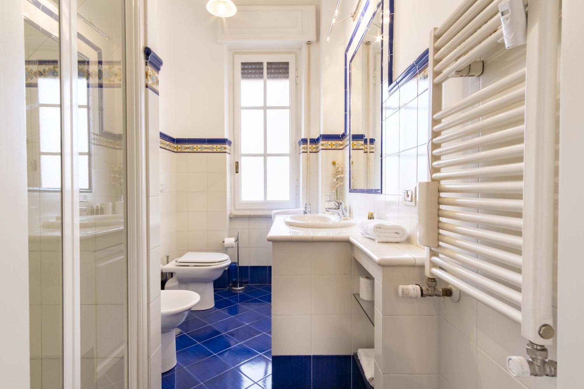 Elegantis Solinda - Easily Get To The Historic Center, Metro, Tram And Bus Are Nearby Rome