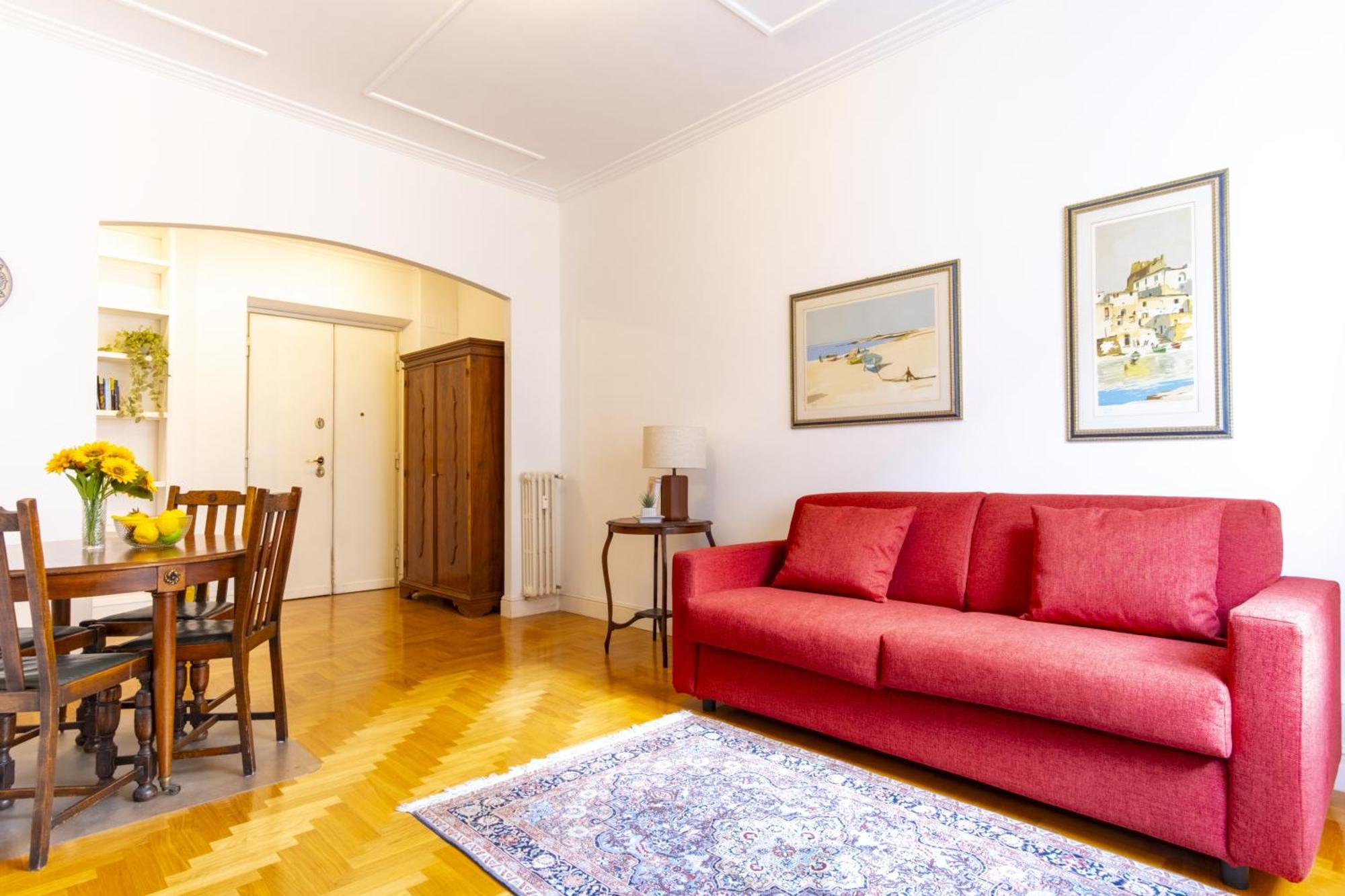 Elegantis Solinda - Easily Get To The Historic Center, Metro, Tram And Bus Are Nearby Appartement *